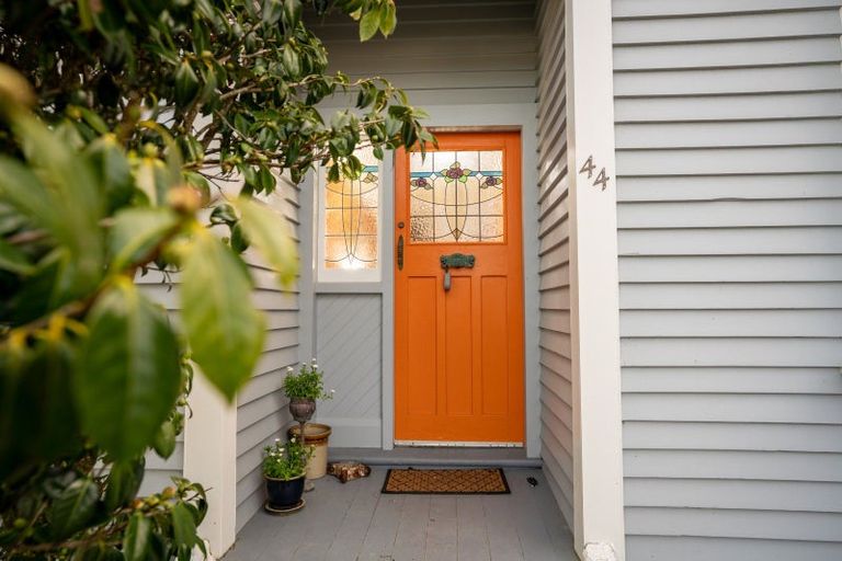 Photo of property in 44 Mills Road, Brooklyn, Wellington, 6021