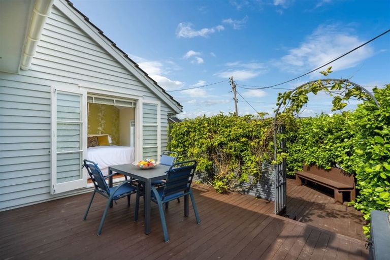 Photo of property in 1/21 Stanley Avenue, Milford, Auckland, 0620