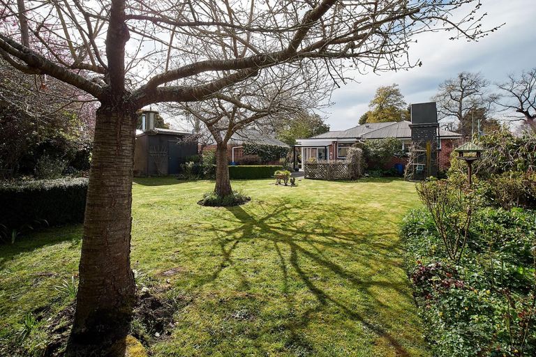 Photo of property in 57 Main North Road, Geraldine, 7930