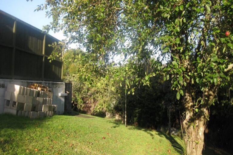 Photo of property in 12 Korotaha Terrace, Rothesay Bay, Auckland, 0630