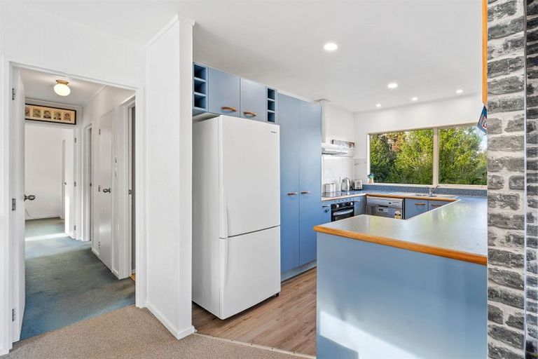 Photo of property in 2/15 Ellenbury Place, Stanmore Bay, Whangaparaoa, 0932