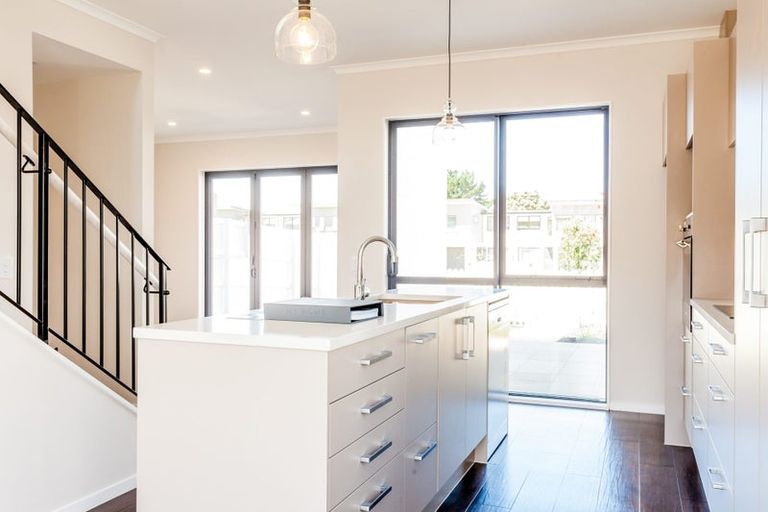 Photo of property in 35 Tahuhu Road, Mount Wellington, Auckland, 1062