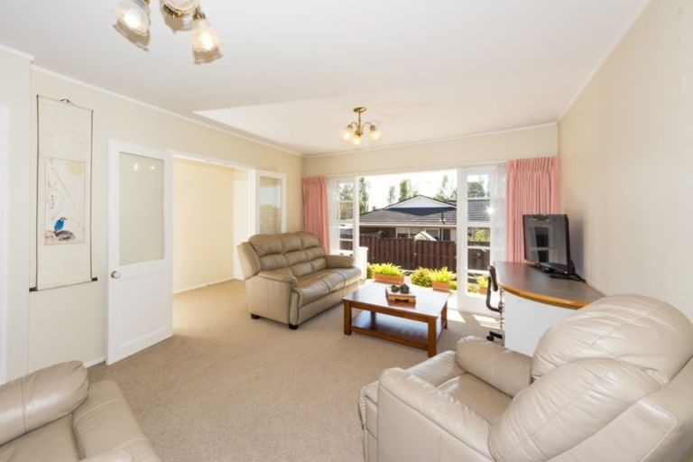 Photo of property in 1/135 Glenmore Road, Sunnyhills, Auckland, 2010