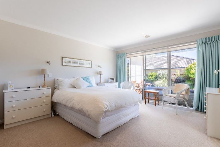 Photo of property in 26 Otupoa Way, Paraparaumu, 5032