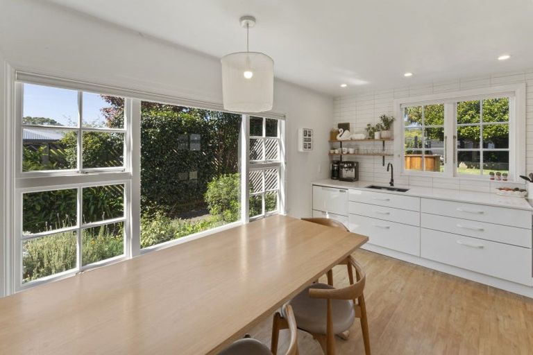 Photo of property in 10 Somerville Lane, Brightwater, 7022