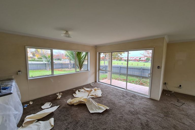 Photo of property in 27 Emmerdale Avenue, Papakura, 2110
