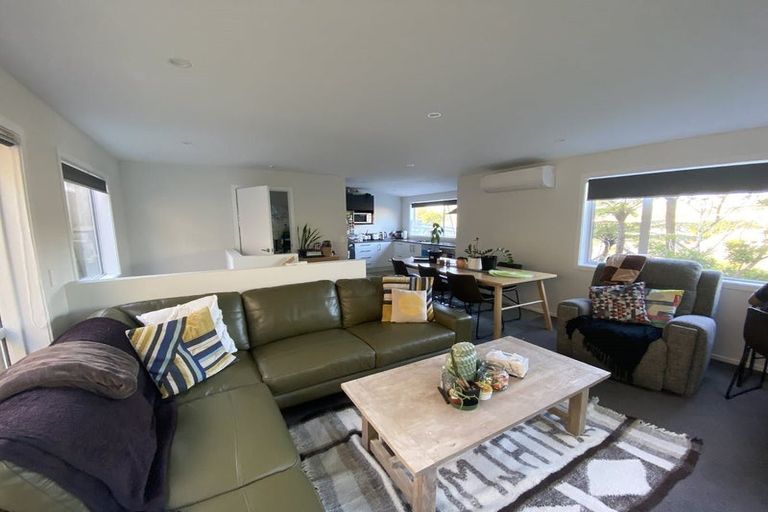 Photo of property in 3b Hillview Crescent, Paparangi, Wellington, 6037