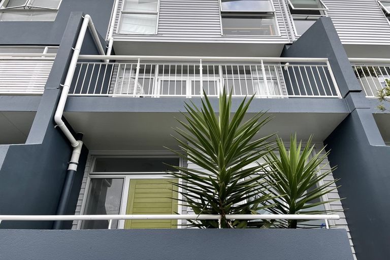 Photo of property in Mondrian Townhouses, 4/24 Hanson Street, Mount Cook, Wellington, 6021