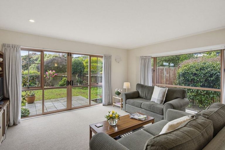 Photo of property in 15a Te Maku Grove, Waikanae, 5036