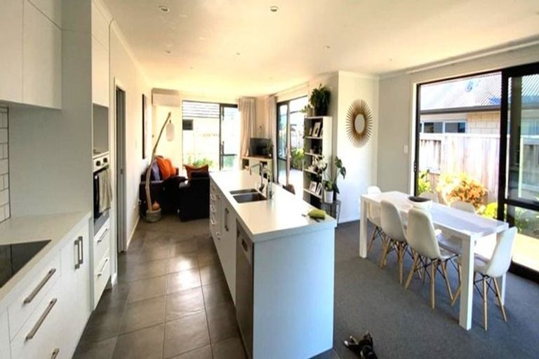 Photo of property in 2 Selliera Place, Papamoa Beach, Papamoa, 3118