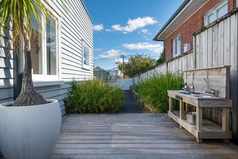 Photo of property in 1/10 Coronation Street, Belmont, Auckland, 0622