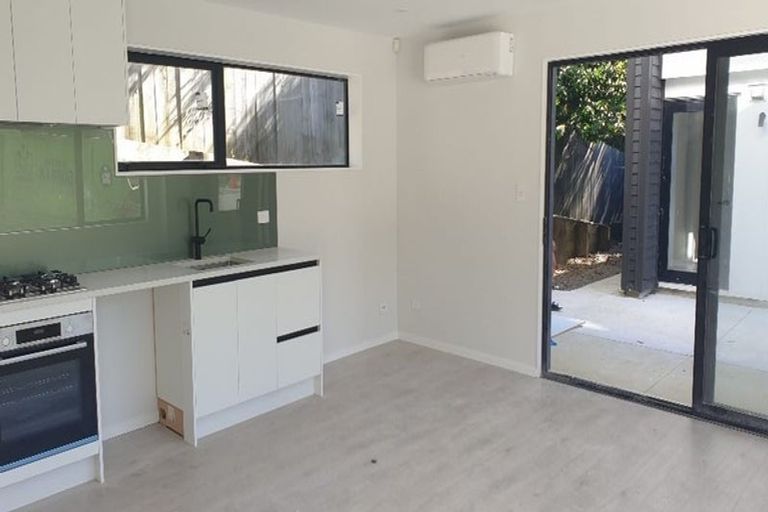 Photo of property in 111a Woodglen Road, Glen Eden, Auckland, 0602