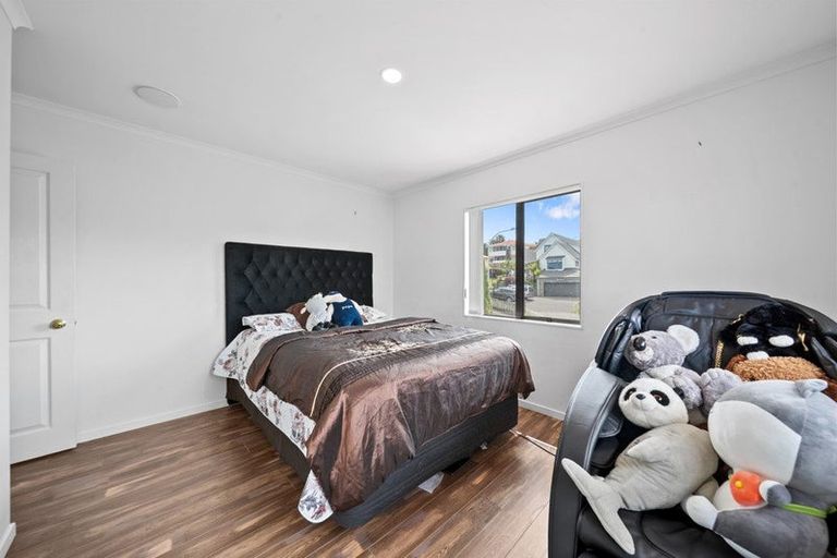 Photo of property in 4 Figtree Terrace, Goodwood Heights, Auckland, 2105