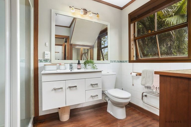 Photo of property in 27 Scenic Drive, Titirangi, Auckland, 0604