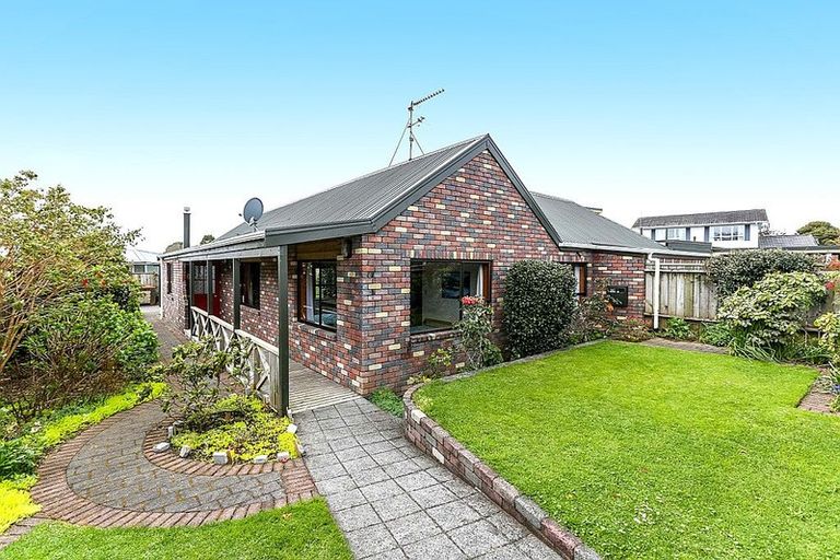 Photo of property in 3 Rennell Street, Frankleigh Park, New Plymouth, 4310