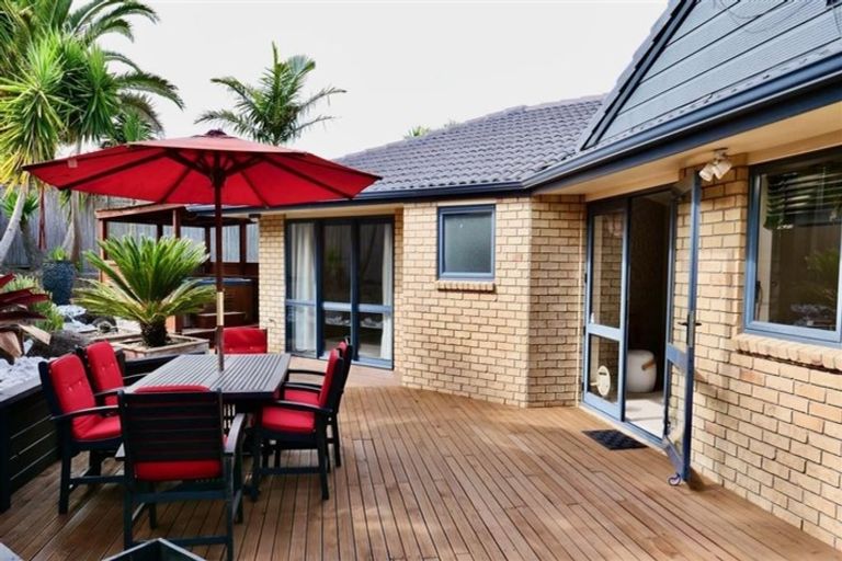 Photo of property in 11 Cognac Place, Henderson, Auckland, 0612
