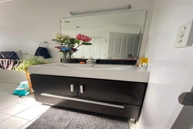 Photo of property in 15 Carlas Way, Ranui, Auckland, 0612