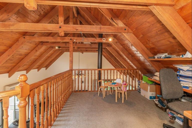 Photo of property in 120 Heatherlea Road West, Levin, 5575