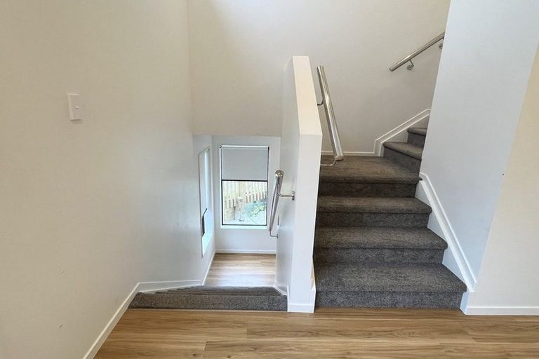 Photo of property in 40 Korokio Lane, Henderson, Auckland, 0612