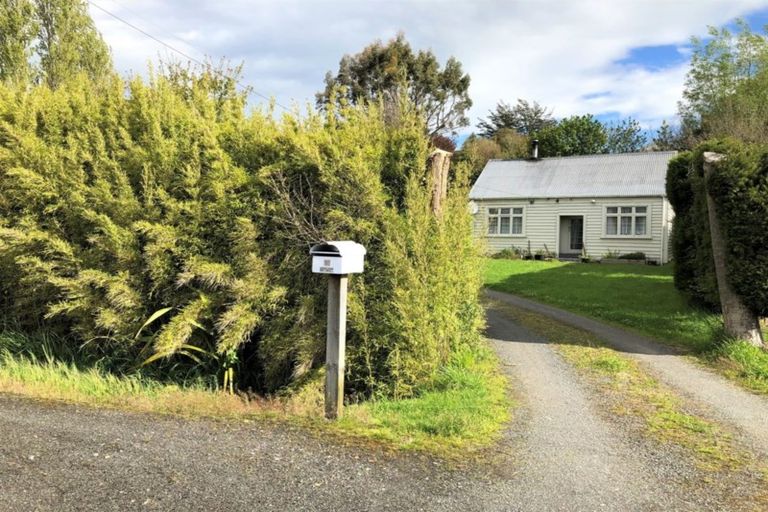 Photo of property in 16 Berry Street, Kaitangata, 9210