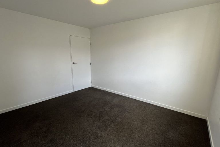 Photo of property in 17/125 Queens Drive, Lyall Bay, Wellington, 6022