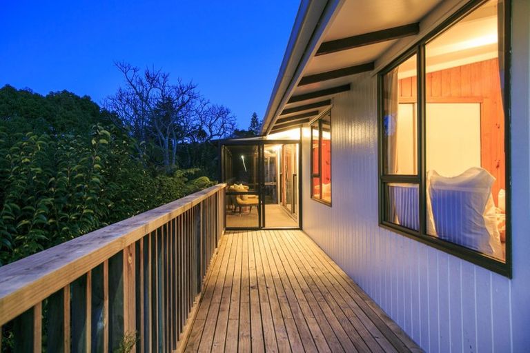 Photo of property in 69 Peach Road, Glenfield, Auckland, 0629