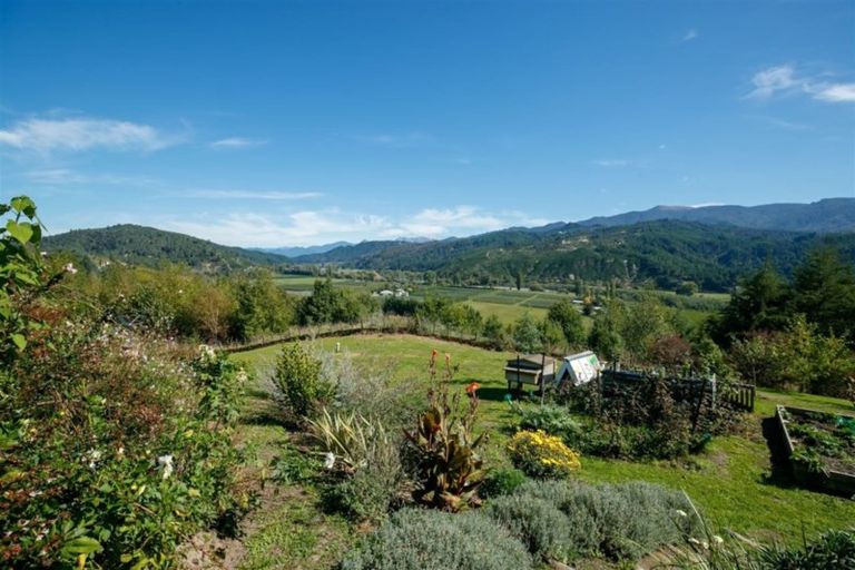 Photo of property in 130 Mytton Heights, Motueka, 7196
