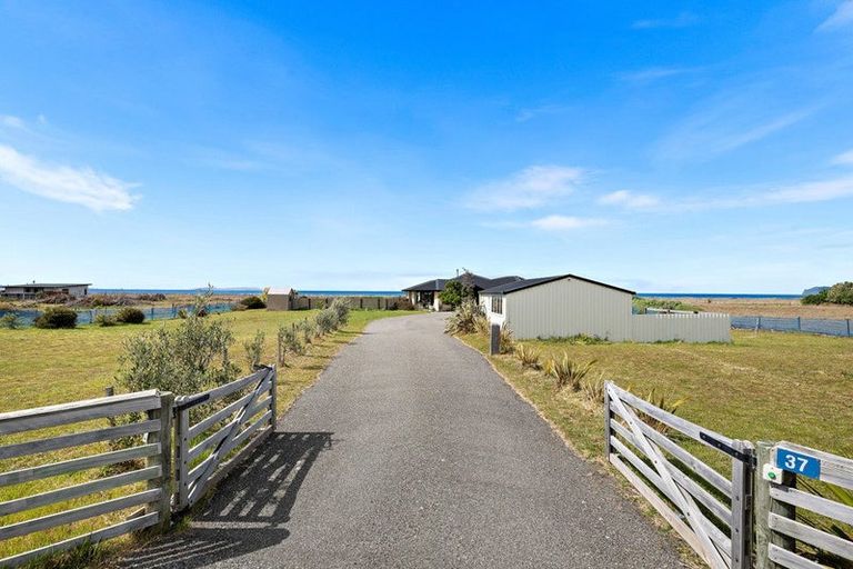 Photo of property in 37 Ocean View Crescent, Rarangi, Blenheim, 7273