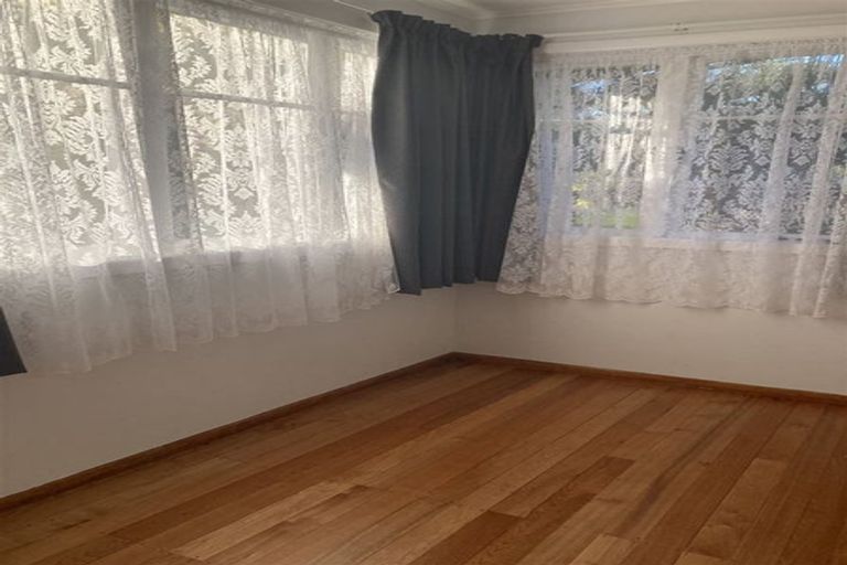 Photo of property in 4 Pomelo Road, Te Atatu South, Auckland, 0610