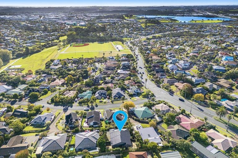 Photo of property in 10 Goldfinch Rise, Unsworth Heights, Auckland, 0632