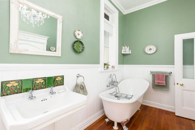 Photo of property in 14 Exeter Street, Waimate, 7924