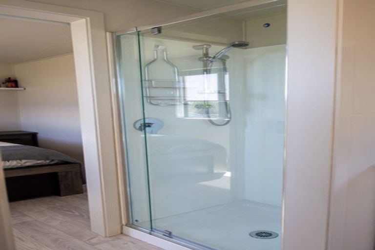 Photo of property in 19 Monkey Island Road, Orepuki, Riverton, 9881