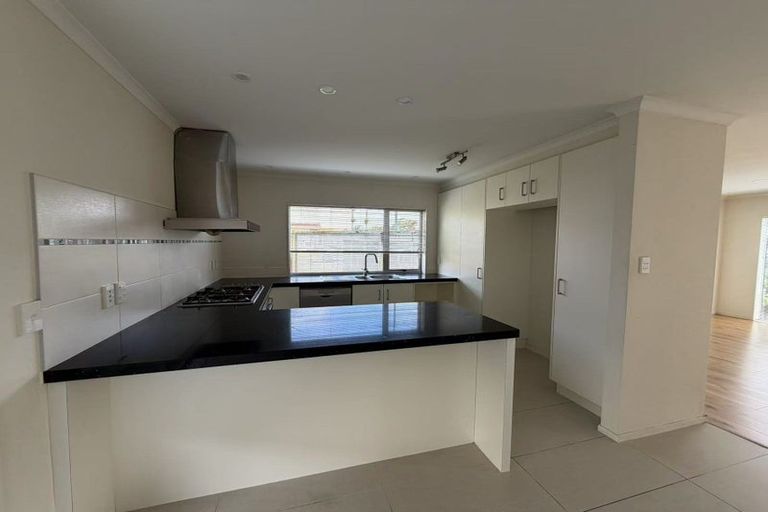 Photo of property in 21 Kensway Drive, Flat Bush, Auckland, 2016