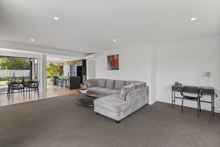 Photo of property in 145 Seaview Road, Westown, New Plymouth, 4310