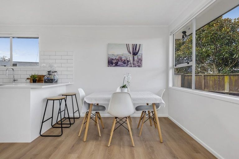 Photo of property in 3 Pukeroa Place, Papakura, 2110