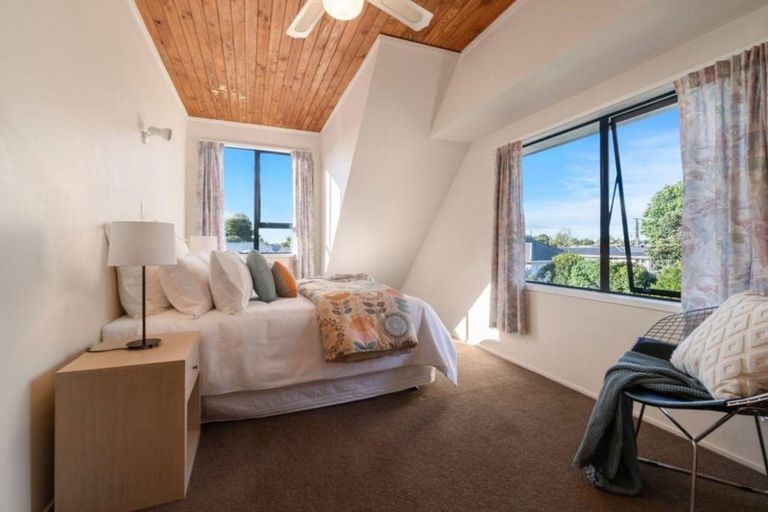 Photo of property in 1/16 Taikata Road, Te Atatu Peninsula, Auckland, 0610