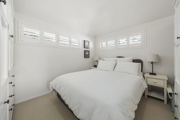 Photo of property in 1/2 Heathcote Road, Castor Bay, Auckland, 0620