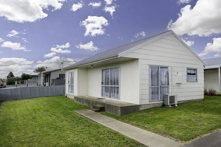 Photo of property in 320a Flaxmere Avenue, Flaxmere, Hastings, 4120