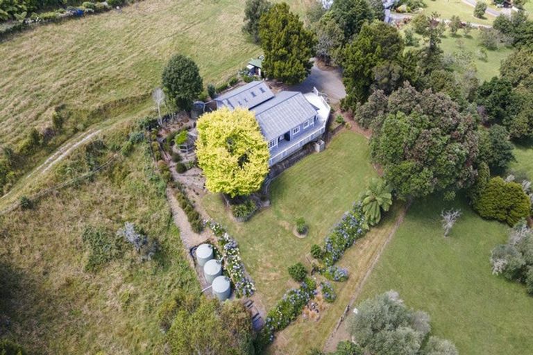 Photo of property in 353 North Manakau Road, Manakau, Levin, 5573