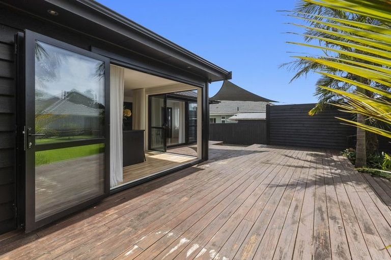 Photo of property in 145 Seaview Road, Westown, New Plymouth, 4310