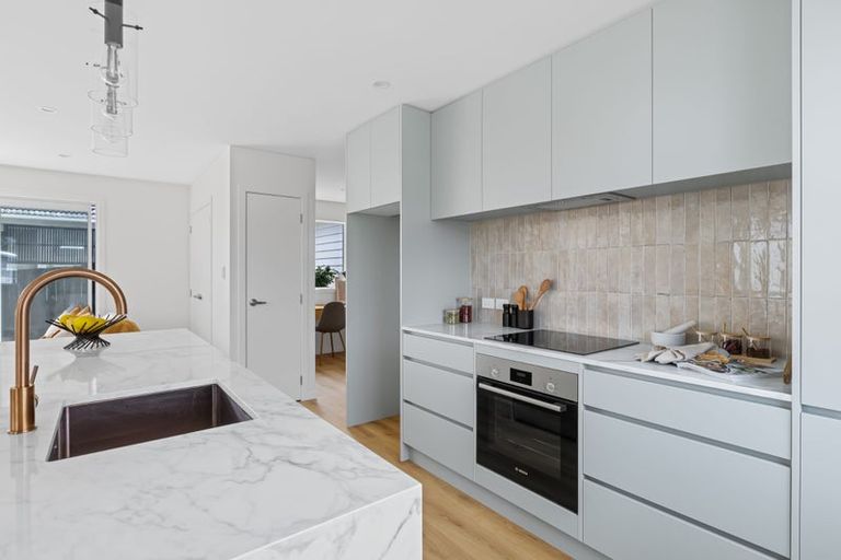 Photo of property in 15a Hamurana Place, Te Atatu Peninsula, Auckland, 0610