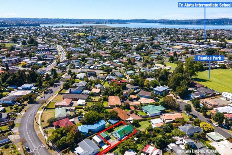 Photo of property in 1/41 Yeovil Road, Te Atatu Peninsula, Auckland, 0610