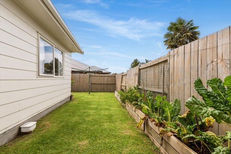 Photo of property in 13 Macloughlin Drive, Te Puke, 3119