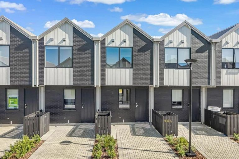 Photo of property in 10/23 Makomako Drive, Orewa, 0931