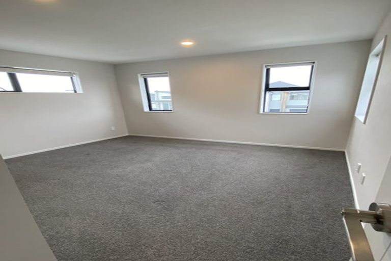 Photo of property in 30 Toanui Road, Hobsonville, Auckland, 0616