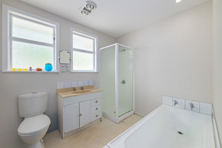 Photo of property in 14 Wairau Road, Picton, 7220