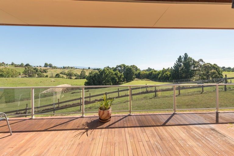 Photo of property in 76 Stagecoach Road, Upper Moutere, 7173