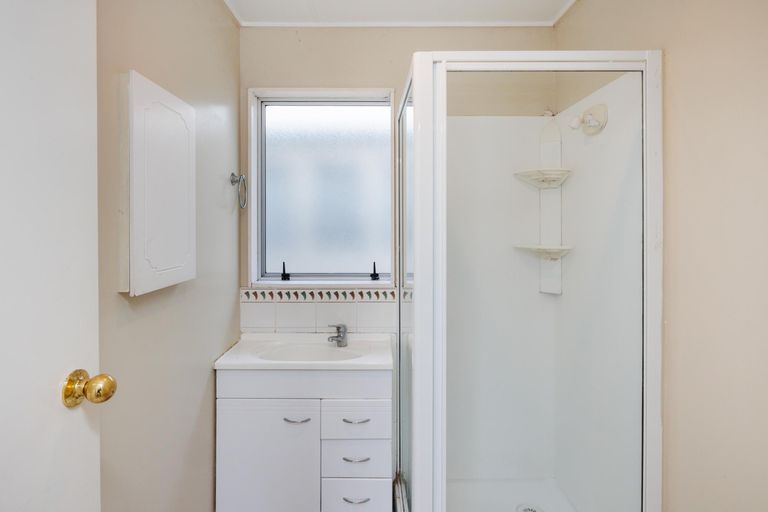 Photo of property in 15 Leander Place, Milson, Palmerston North, 4414