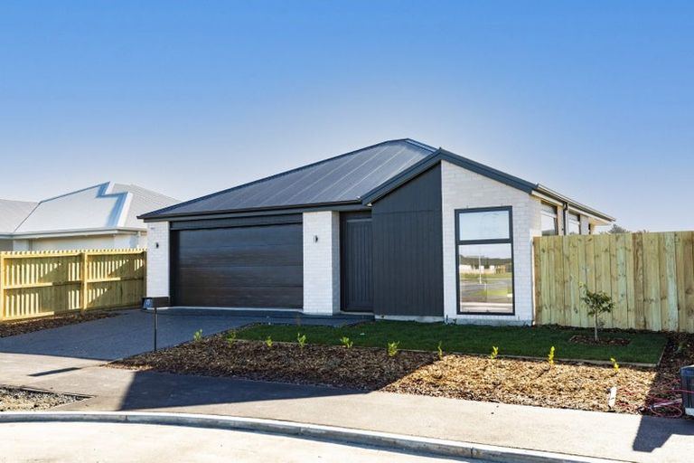 Photo of property in 13 Rita Angus Road, Belfast, 8051