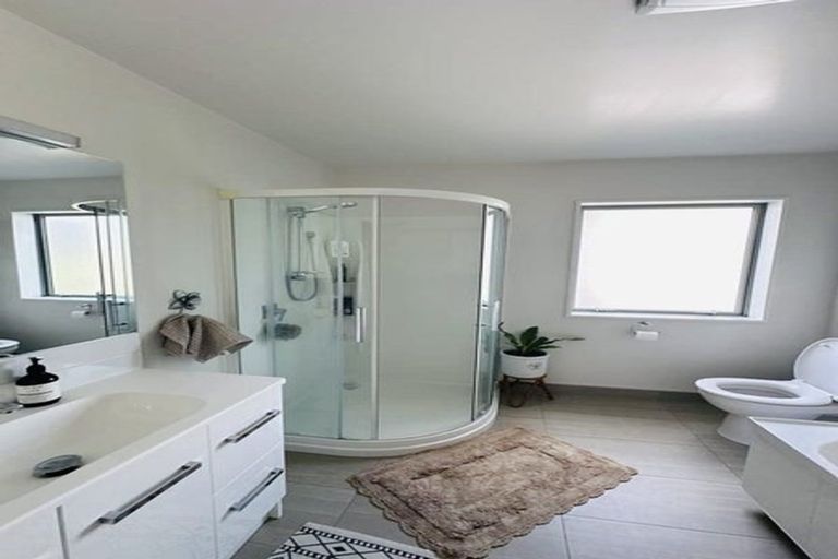 Photo of property in 20 Menin Gate Crescent, Broomfield, Christchurch, 8042